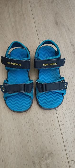 Sandały New Balance 32