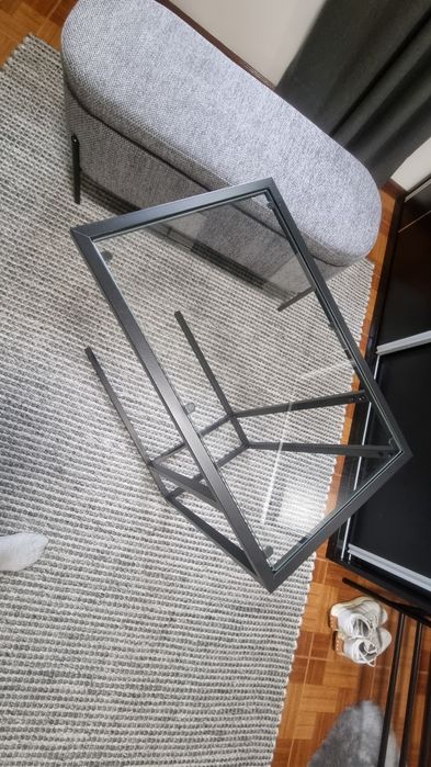 Mesa de apoio VITTSJO IKEA 
Usada.
Disponível para ma
