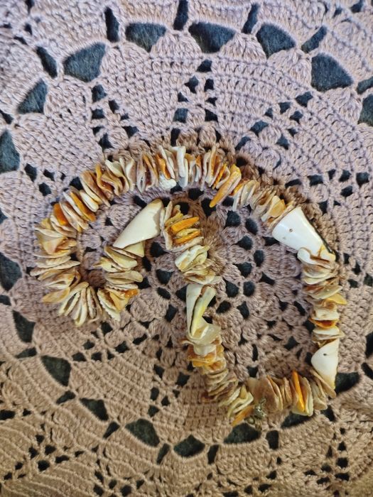 Бусы из натуральных ракушек