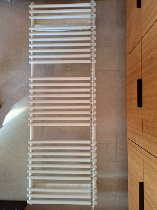 Grzejnik łazienkowy Purmo Santorini  wymiary 1470 x 500 mm przyłącze D460mm