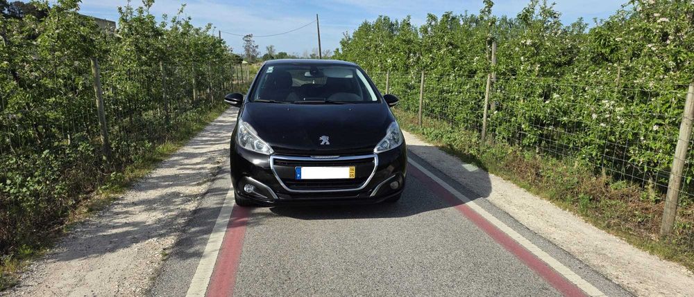 Peugeot 208 — fotografia 3