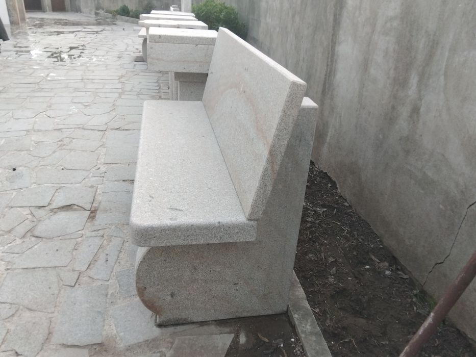 Banco de jardim  em granito