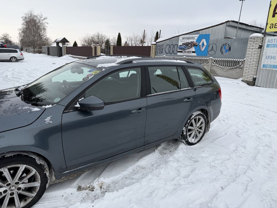 Комплектний перед Skoda a7 Шкода А7 Octavia  бампер LF7Y-F6F6