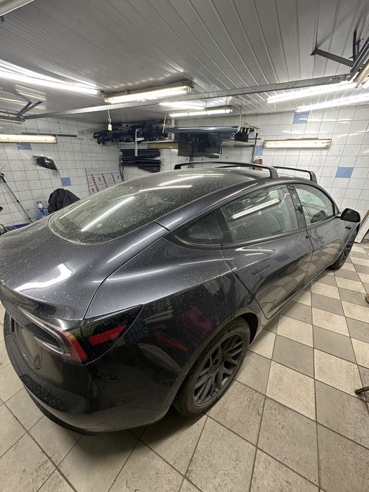 Tesla Model 3 Highland 2024