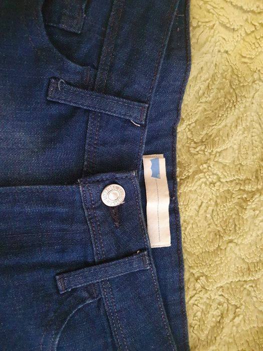 Продам шорты фирмы levis
