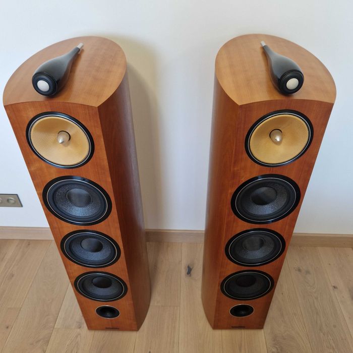 Bowers & Wilkins 803 D2