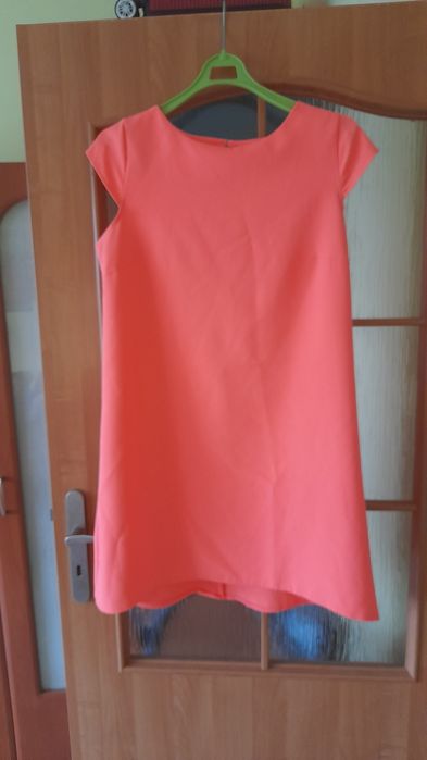 Sukienka przed kolano