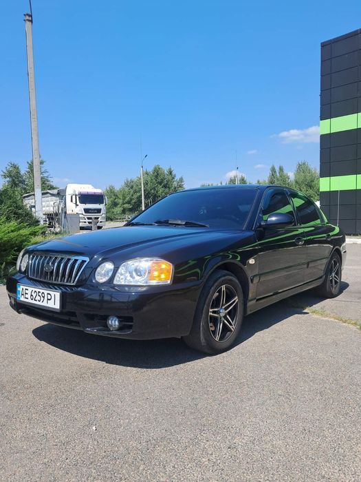 Продам Kia Madgentis