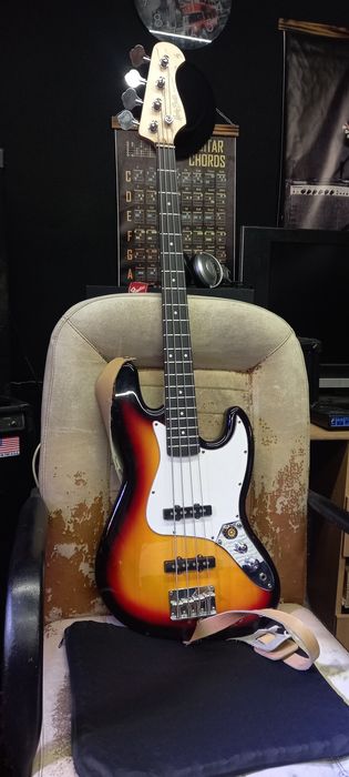 Бас гітара .Бас-гітари Harley Benton | JB-Style | JB-20 SB Standard Series і комбік harley  bentonCG 15