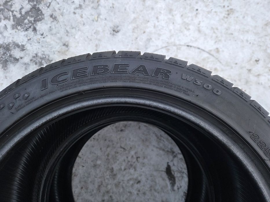 Шини зимові  225/45/r17. Hankook Icebear W300.