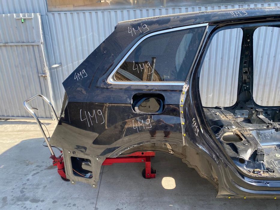 Кузов Четверть Передня Задня Ліва Права Ланжерон  Audi Q7 4M Ауди кю7