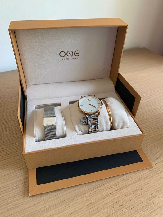 Relógio da ONE + Caixa Original