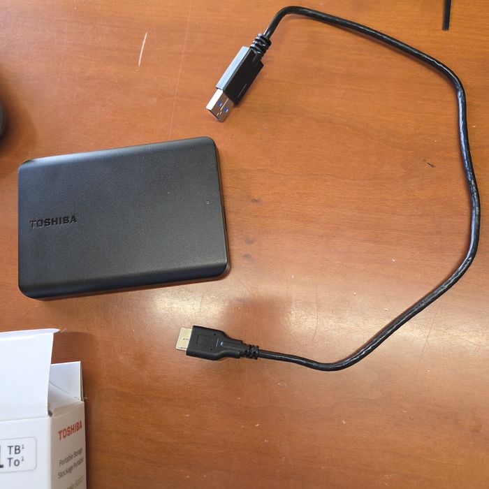 Disco Externo Toshiba Canvio Basics 1TB – Novo
