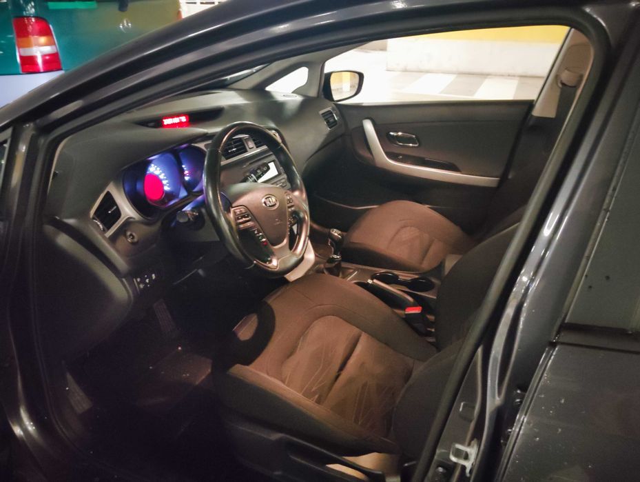 Kia 2016 /12.  Com todo o Histórico