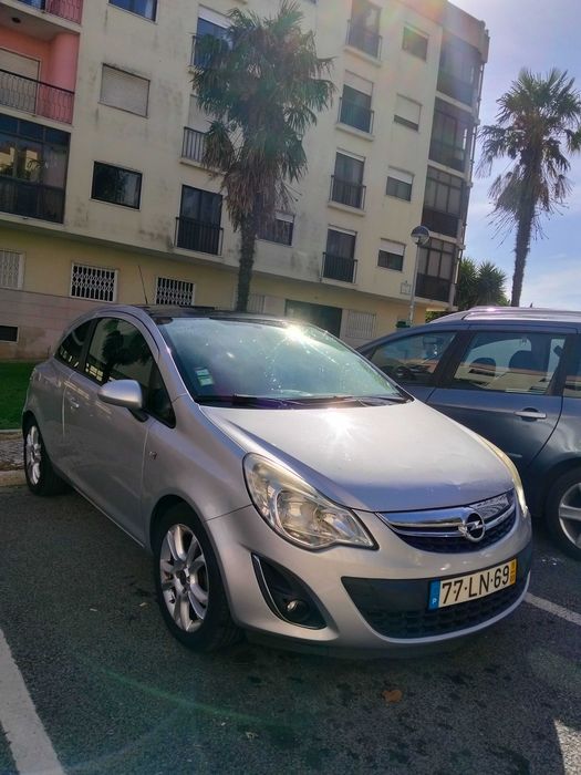 Carro Opel Corsa D 3 portas, 1.2 Gasolina