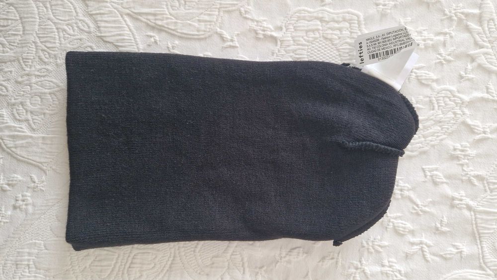 Gorro Preto Lefties, unisexo, novo com etiqueta