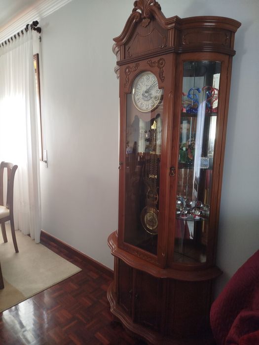 Relógio de parede com móvel (como novo)