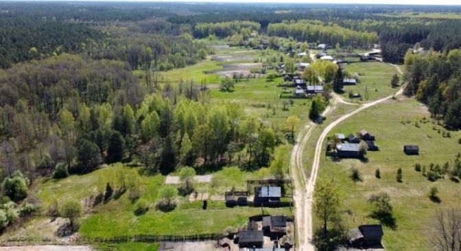 Будинок біля лісу та озера. Гута Ткачова.