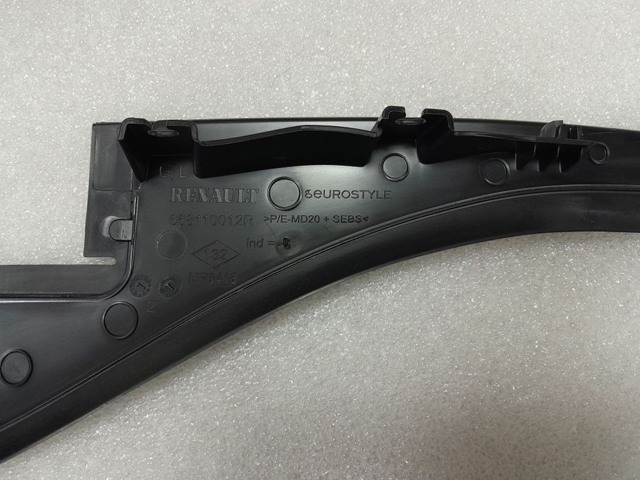 Накладка лобового скла RENAULT MASTER 3