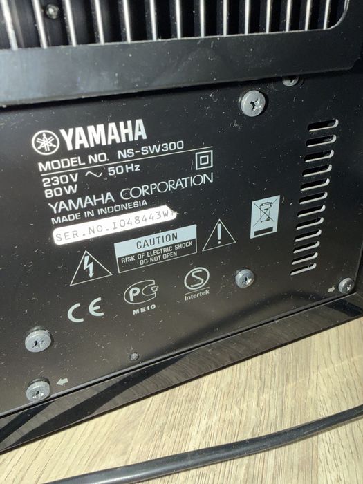 Subwoofer Yamaha NS-SW300 Aktywny 250W Czarny połysk