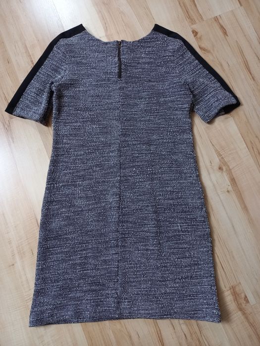 Sukienka z cienkiego bucle