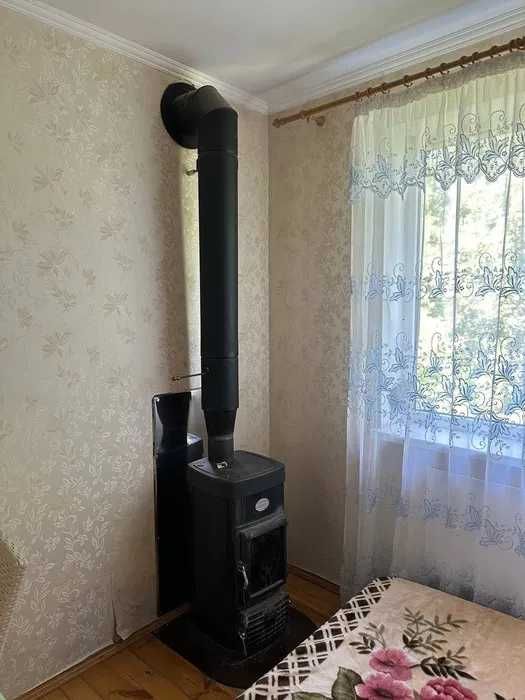 Продам дачу с.Новосілки.Підсобні приміщення,криниця,камін