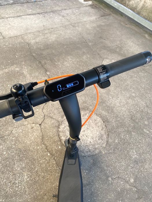 Trotinete Elétrica Segway-Ninebot E2 Pro – Apenas 2 Meses de Uso (Como Nova)