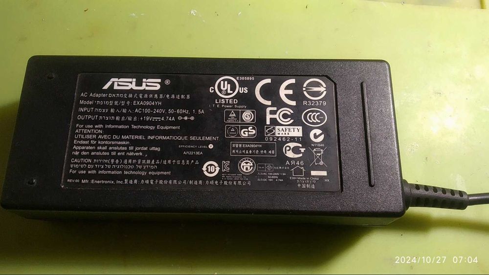 Адаптер для ноутбука.Блок питания.