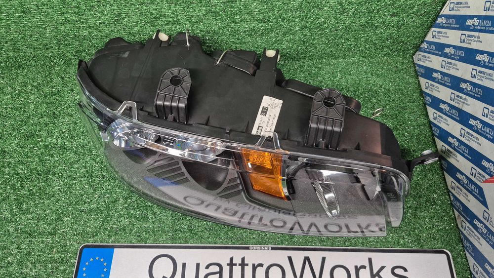 Otica Farol Direito Fiat Punto II 188 1999 a 2012 Ref. DX-677.18535 Original Fiat Valeo NOVO