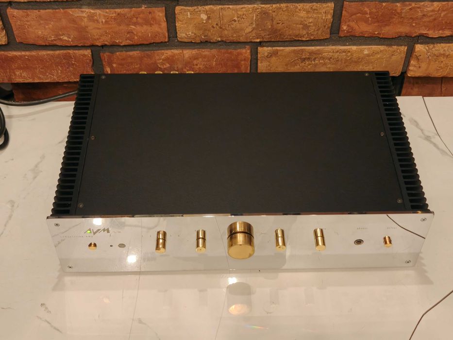 AVM COMPETITION AMP Audiofilski wzmacniacz STEREO ! HI-END