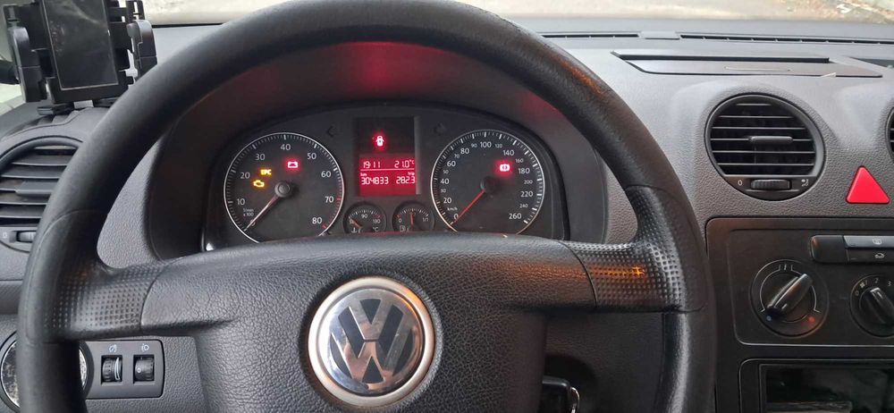 Продам WV Caddy 2004