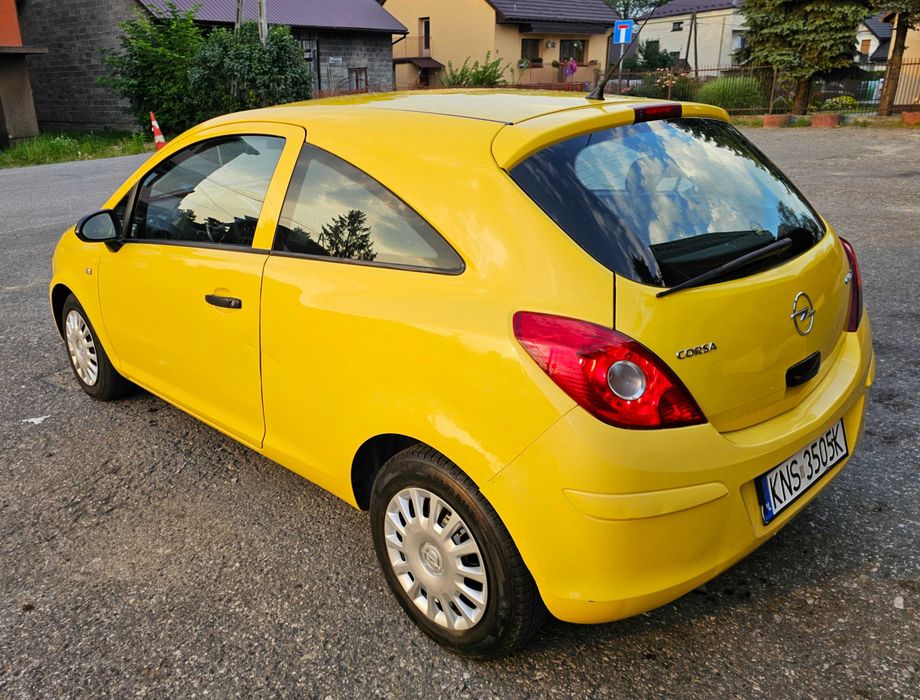 Opel corsa  Benzyna klimatyzacja 2009 155 TYS KM