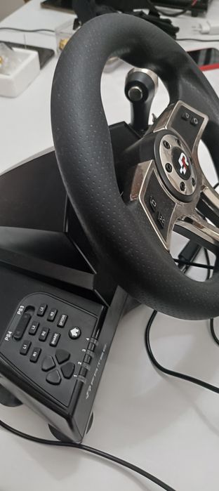 Volante PS4 + Gran Turismo – Pronto a jogar