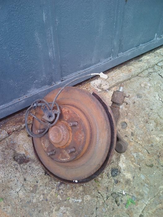 мазда кседос 6.ступица задняя-передняя!