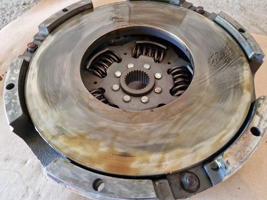 Муфта щеплення ВОМ трактора John Deer оригінал YZ91592