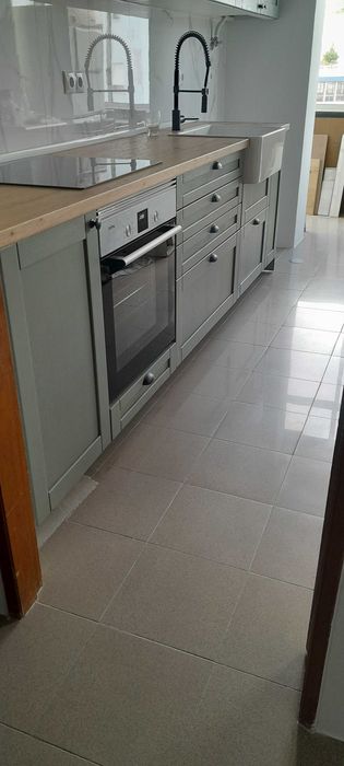 Cozinhas, roupeiros e portas de interiores