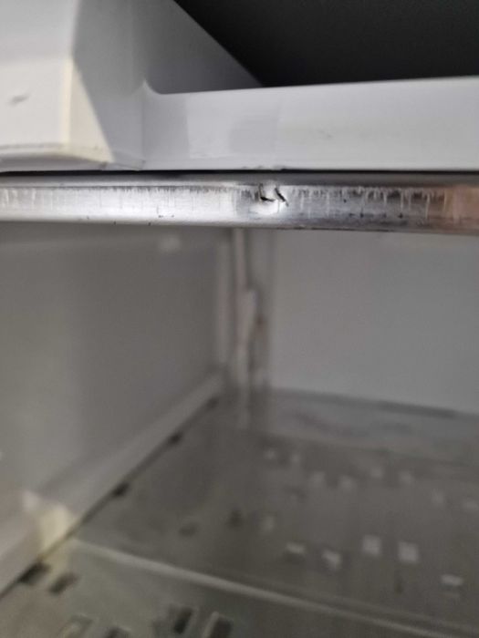 Uszkodzona zamrażarka Beko