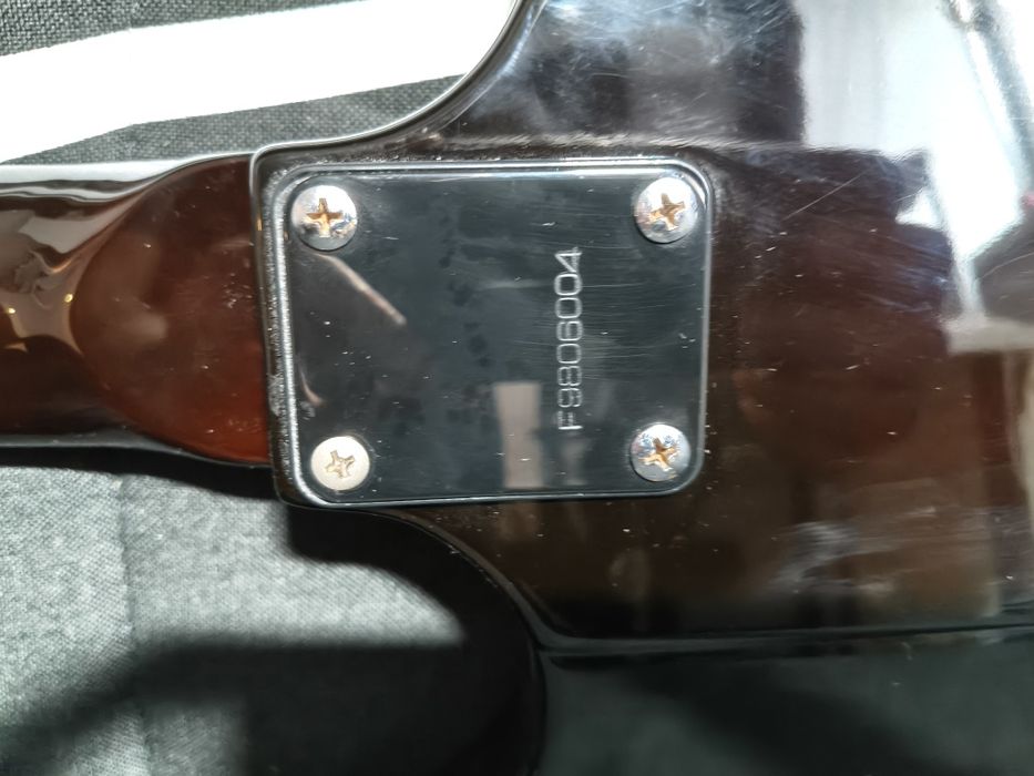 Gitara basowa Tokai Thunderbird