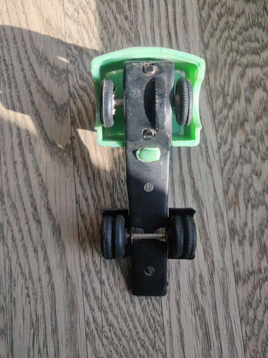 Stara zabawka ciężarówka Guliwer