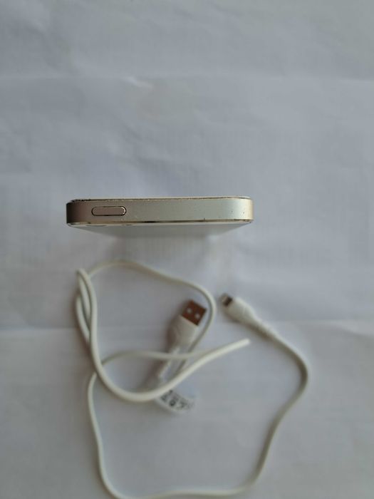iPhone 5. 32Gb Silver  б/у.