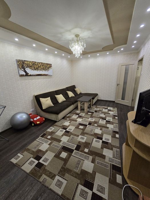 Сдам шикарную 4к квартиру на Лазурном. Автономное газовое отопление