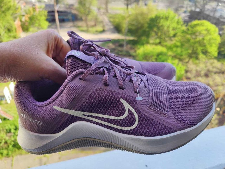 Жіночі фірмові кросівки Nike, р.41, устілка 27см. Оригінал.