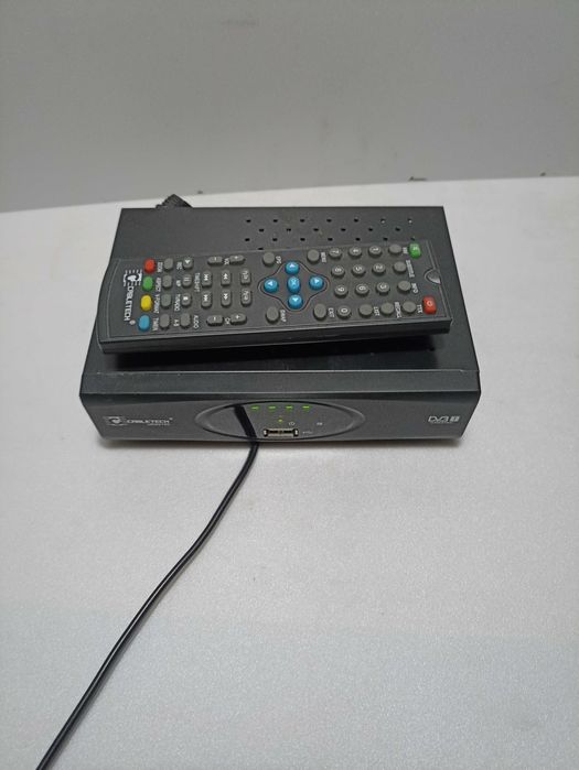 Dekoder CableTech z pilotem