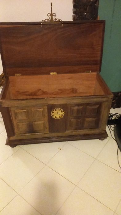 Arca de Madeira Maciça