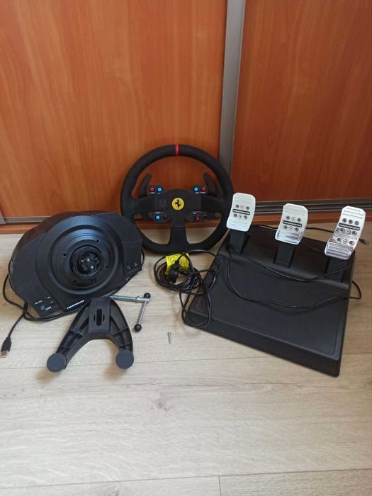 Thrustmaster T300 Alcantara Edition