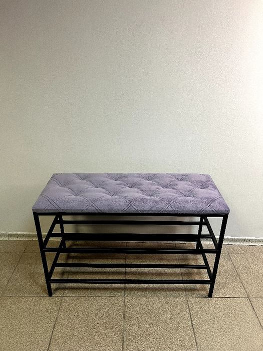 Стильна банкетка у прихожу — функціональність і естетика