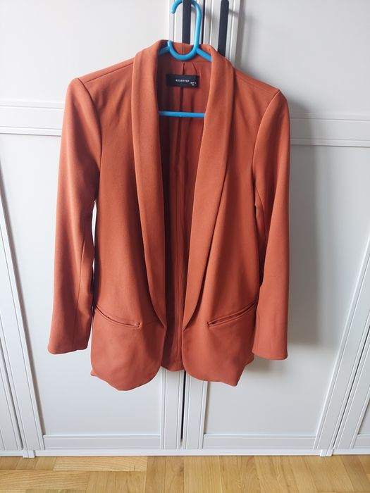 Żakiet długi taliowany 34