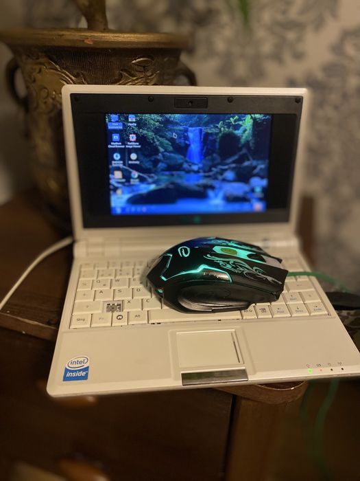 ASUS Eee PC нетбук, працює, для навчання / ретро-ігор / експериментів
