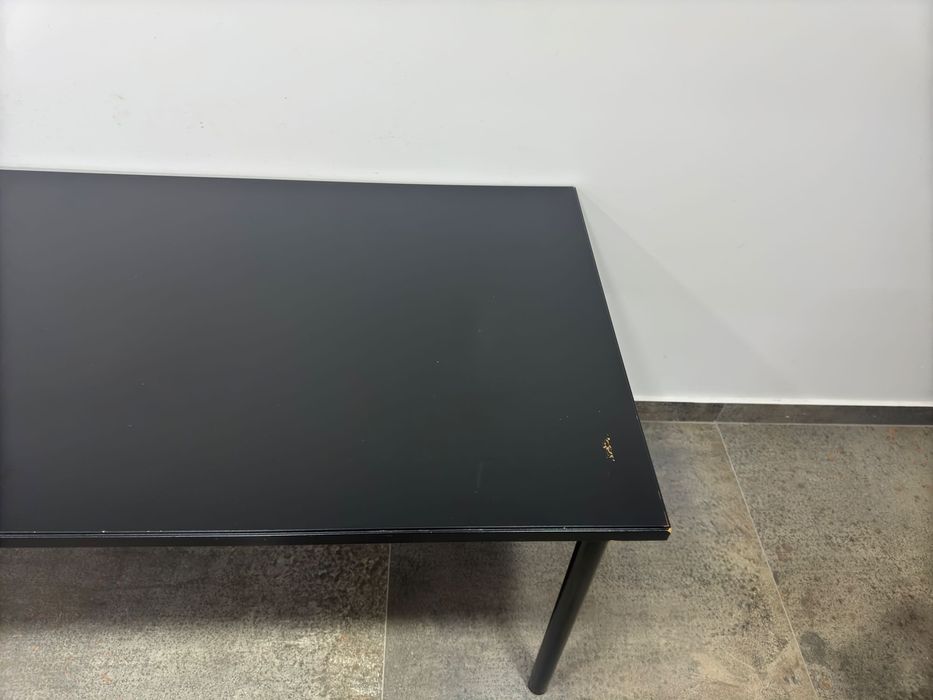Vendo mesa de cozinha 150x75x70 e mais 3 cadeiras