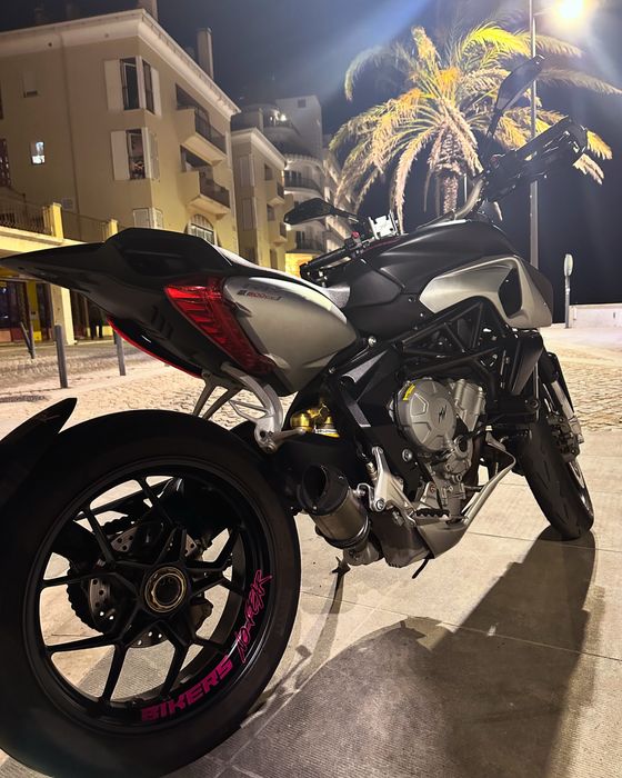 Moto MV Agusta 800